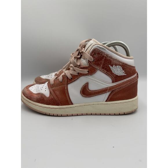 Air‎ Jordan 1 Mid SE 6.5Y - Picture 1 of 9